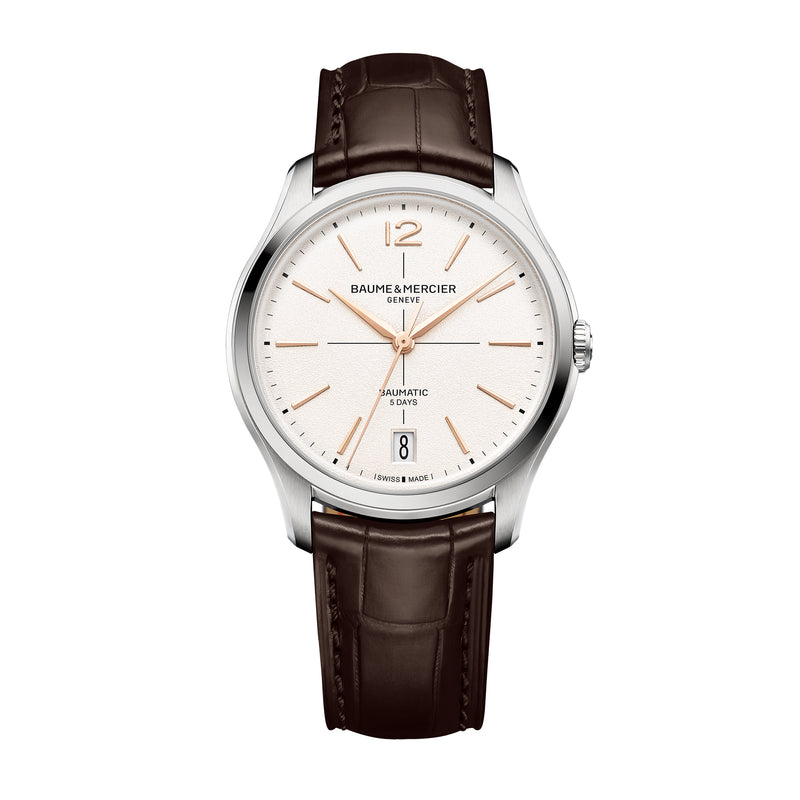 Baume & Mercier: Clifton 10773 - Orologio automatico da uomo con cassa in acciaio da 39MM, quadrante bianco e cinturino in pelle marrone.
