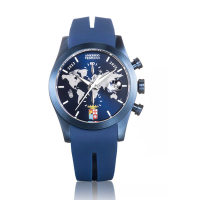 Orologio Locman Island Crono Amerigo Vespucci con cassa in PVD blu da 40MM, cinturino in silicone blu, ​​quadrante blu con planisfero stampato e movimento cronografo al quarzo.
